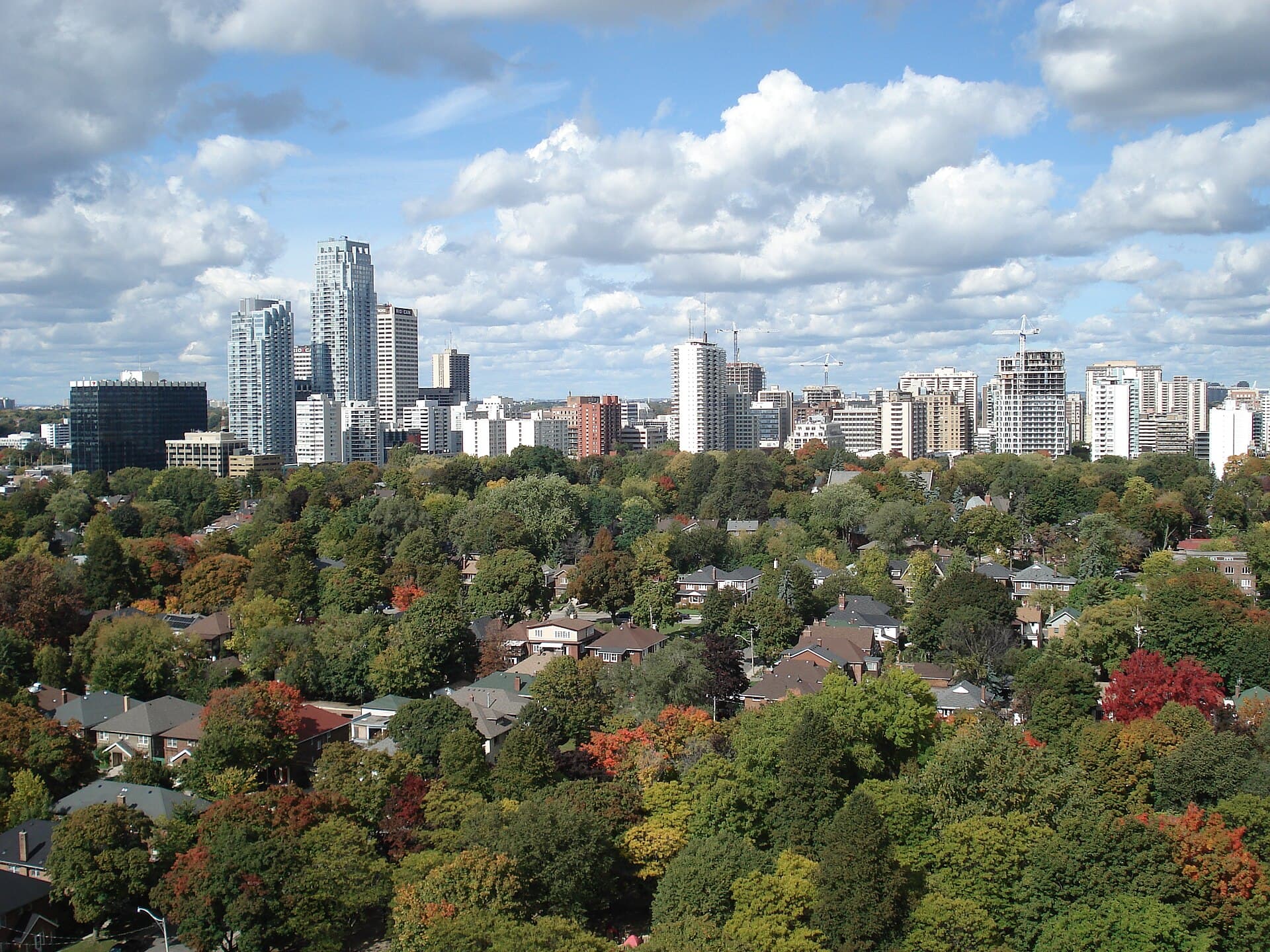 Davisville Village, Toronto