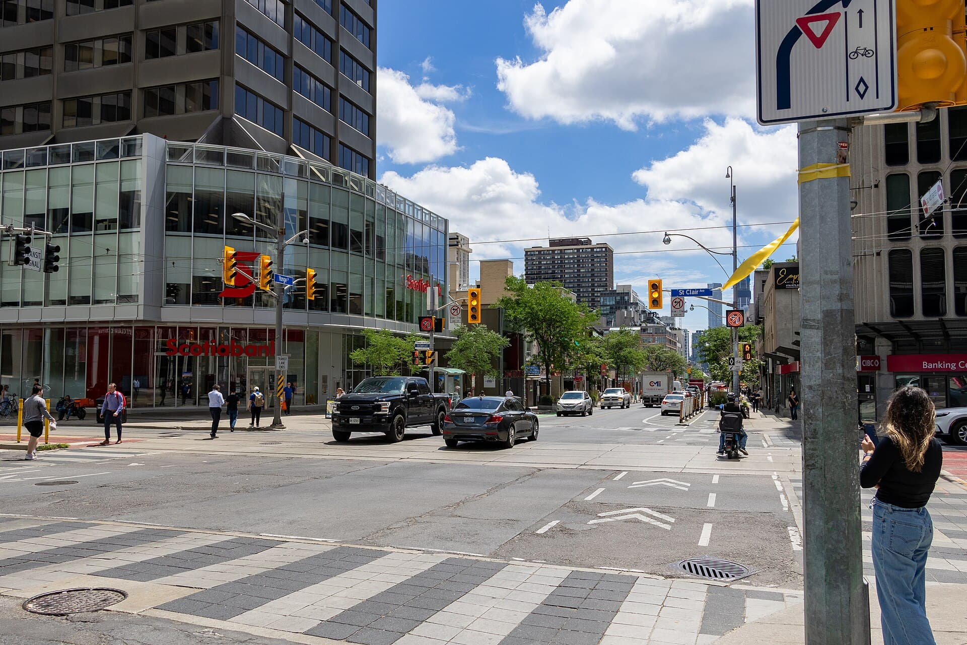 Yonge & St. Clair, Toronto